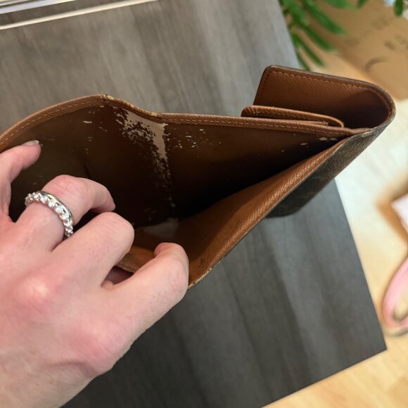 Authentic Vintage LV Wallet - Picture 9 of 9